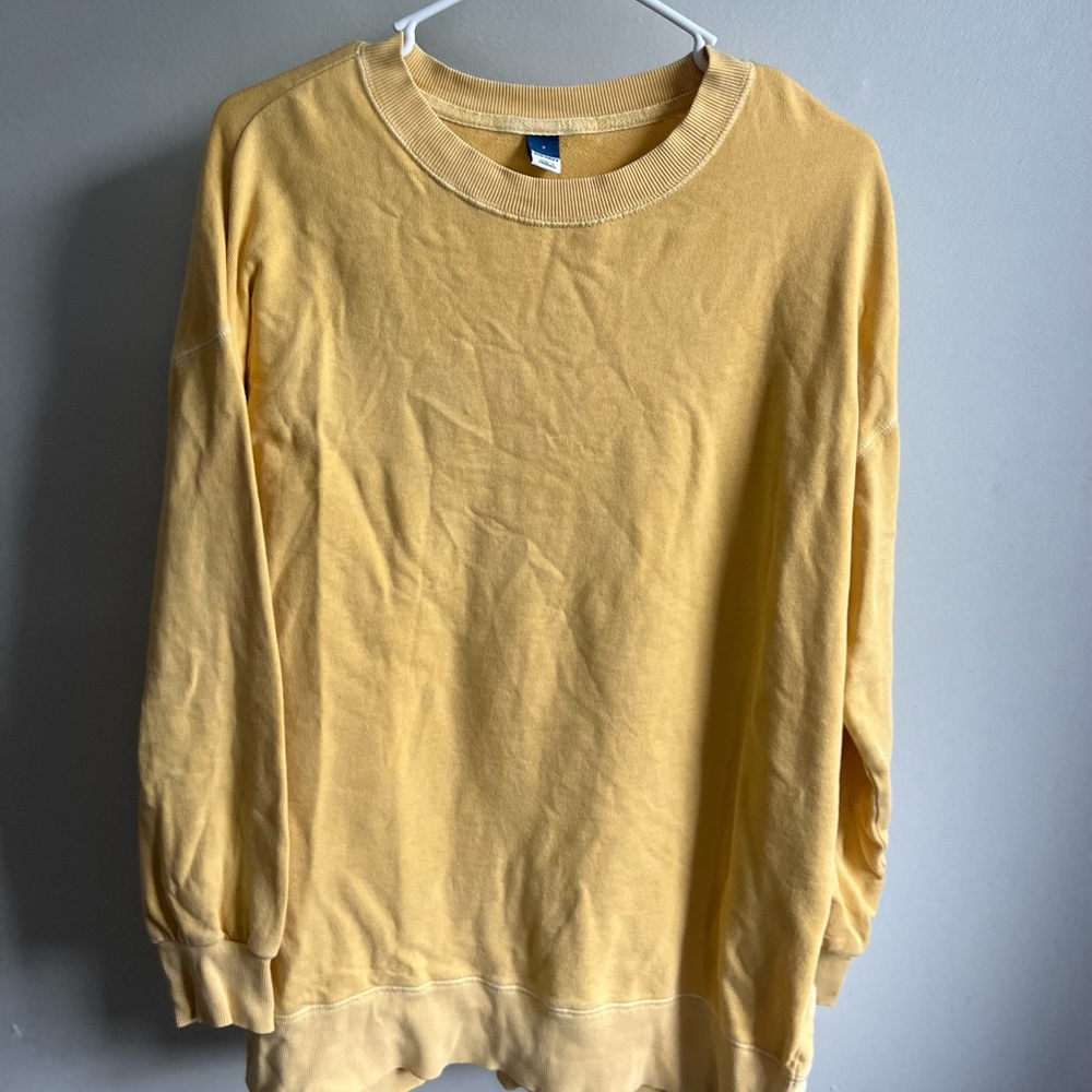 Old navy crew neck. Size small. Runs big! Bright color and so cute!